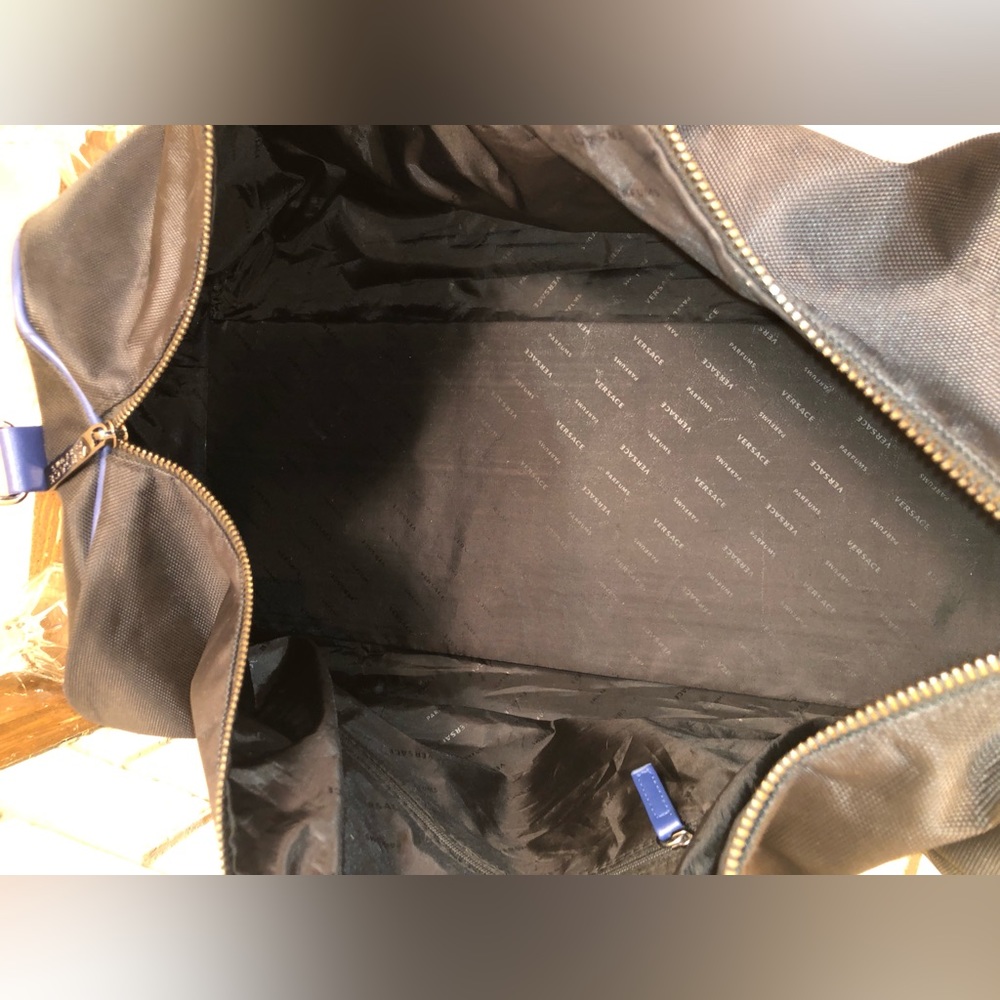 💥Moving to @the_bag_guy💥Versace Parfumes - Overnight Duffel Bag - Picture 11 of 11